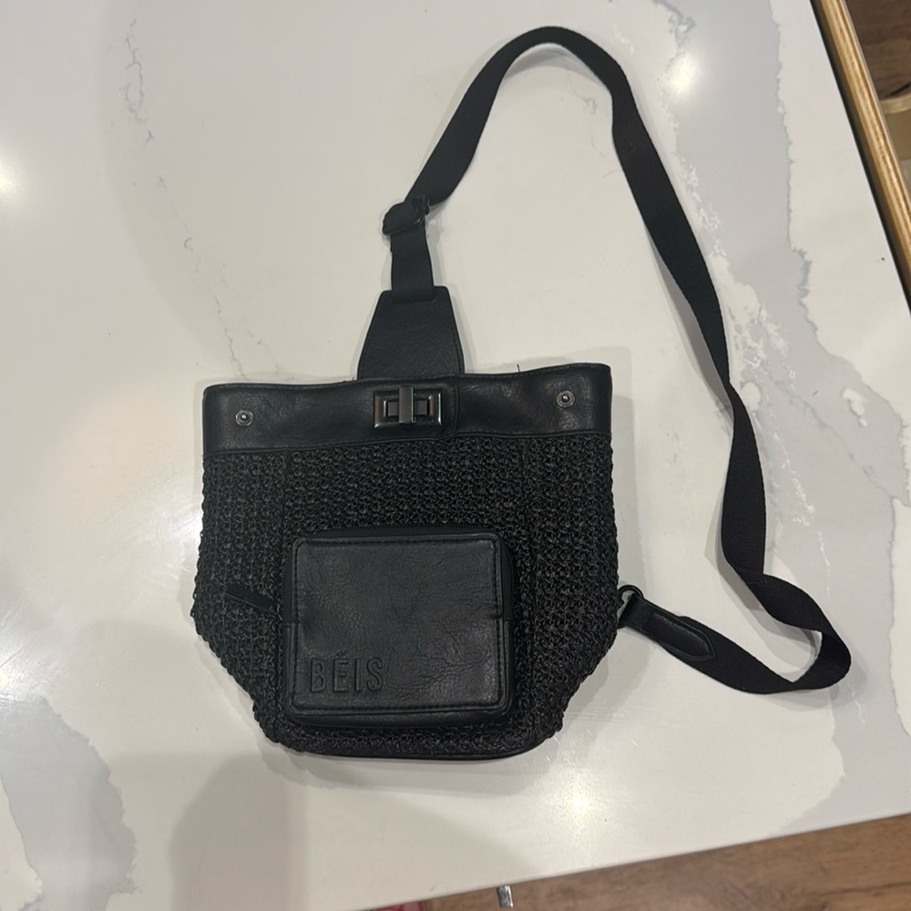 Béis crossbody backpack black woven